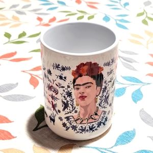 2019 Frida Kahlo LM83431 Pyramid America coffee mug